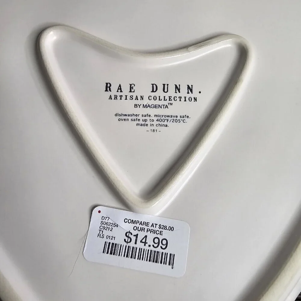 NWT Rae Dunn Artisan XOXO Heart Shaped Pie Dish Valentine's Day 2021 Magenta